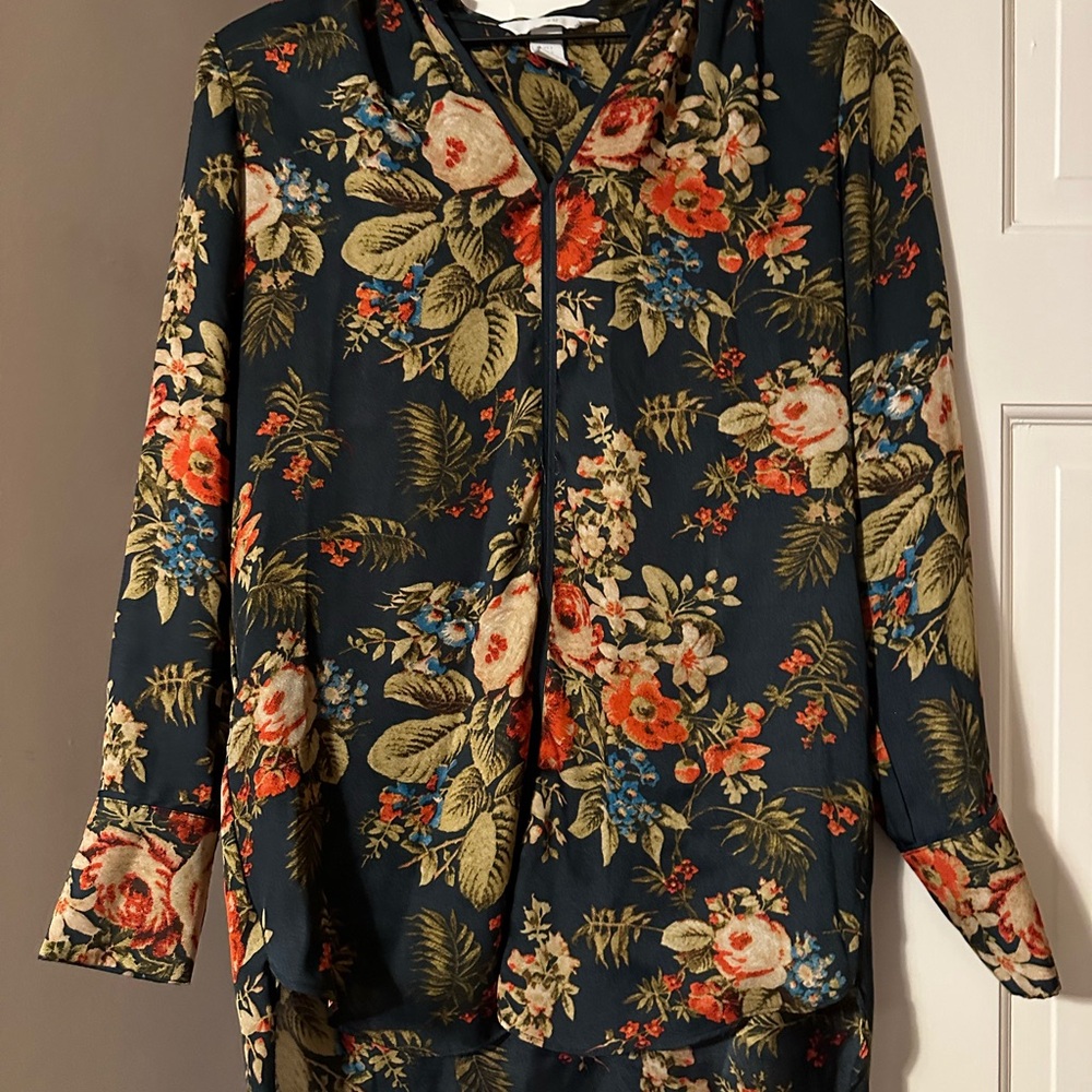 H&M Dark Floral Patterned Top